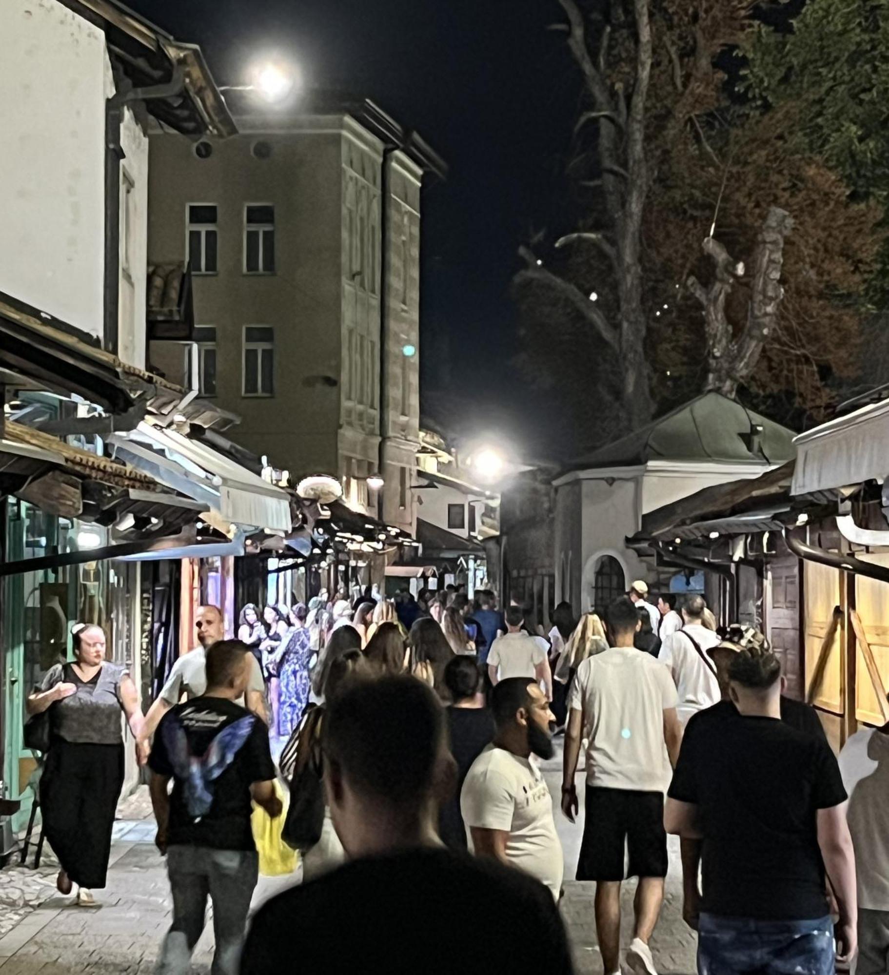 Sarajevo Luxury Apartment - 50 M From Old Sarajevo Clock Tower Εξωτερικό φωτογραφία